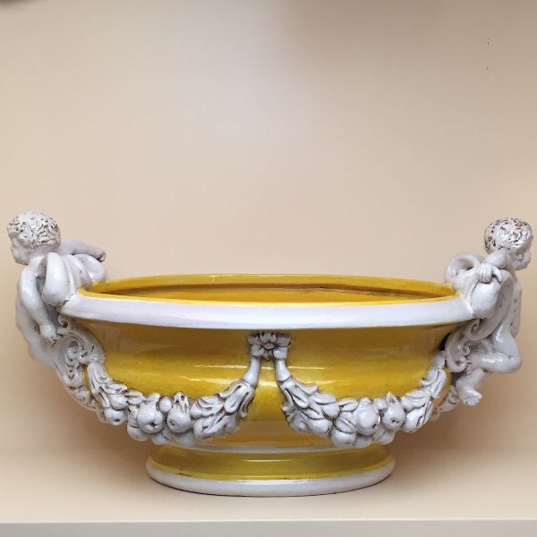 LARGE OVAL FLOWER HOLDER WITH CHERUBS AND FESTOONS IN YELLOW AND WHITE, CM.90LX46H